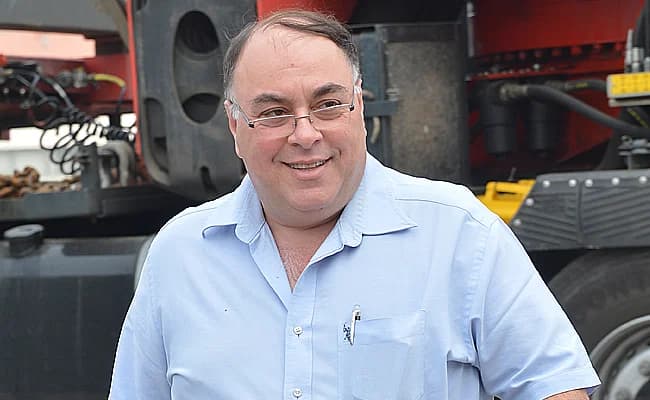איש הימין האשים את דובר צה"ל לשעבר בהסגרת חיילים לברזיל וישלם ביוקר