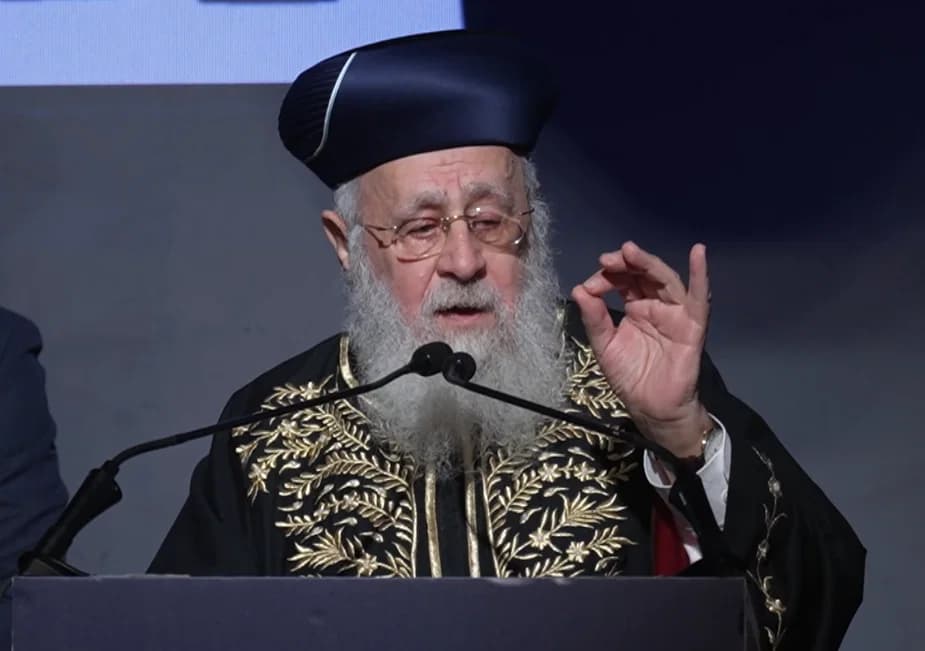 הראש"ל הגר"י יוסף: "אל תשחקו באש, אם השמאל יעלה - מה שיש עכשיו זה כאין ואפס; פיקוח נפש"