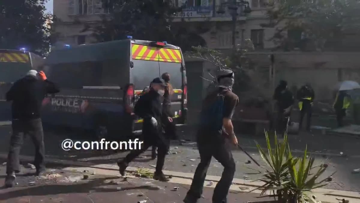 שבת של מלחמה בצרפת: מאות אלפי מפגינים תקפו שוטרים ברחובות | שריפות פרצו ברחבי הערים