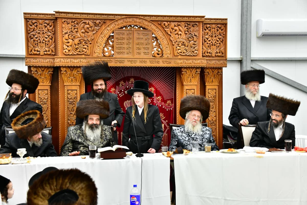 הממשיך מזוטשקא התברמ"ץ; החסידים עלזו בשמחת הבן אחר בן הראשון של האדמו"ר