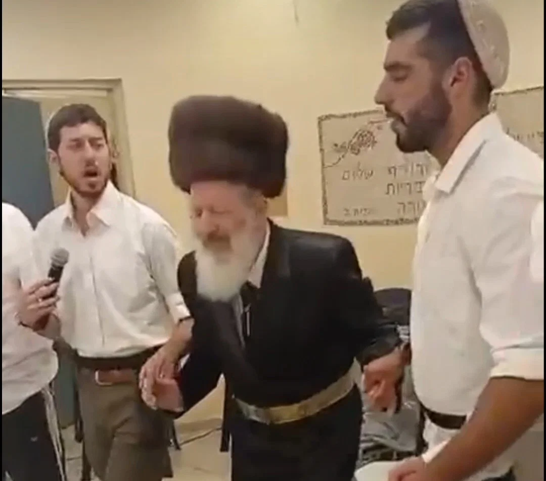 תיעוד שמרגש את הרשת; האדמו"ר התא"ל ערך טיש הילולא בשכונת גילה