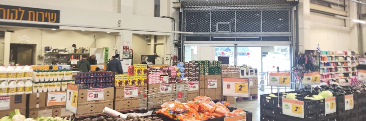 תבעה את שופרסל על סירוב לקבל בקבוקים – קיבלה 500 שקל