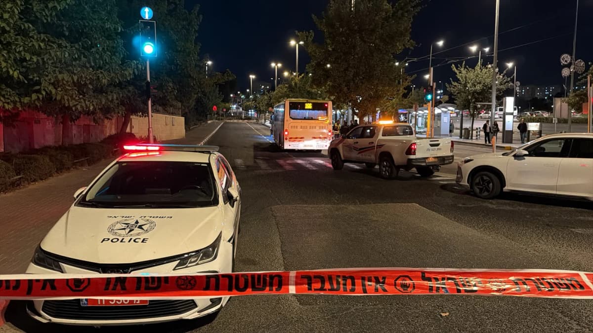 חרדית נלכדה מתחת לאוטובוס בירושלים וחולצה; מצבה קשה