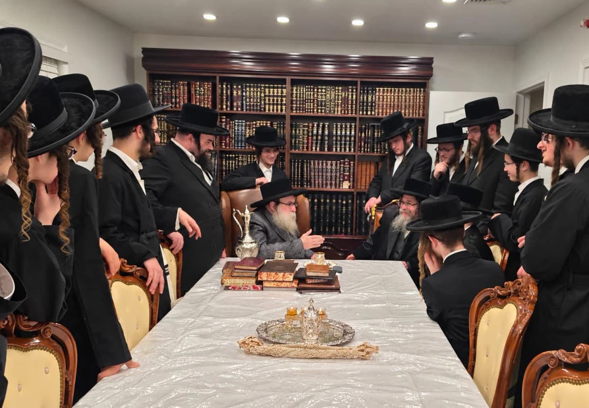 במלאות שנה להכתרה: האדמו"ר מירושלים הופיע לראשונה לביקור בארה"ב