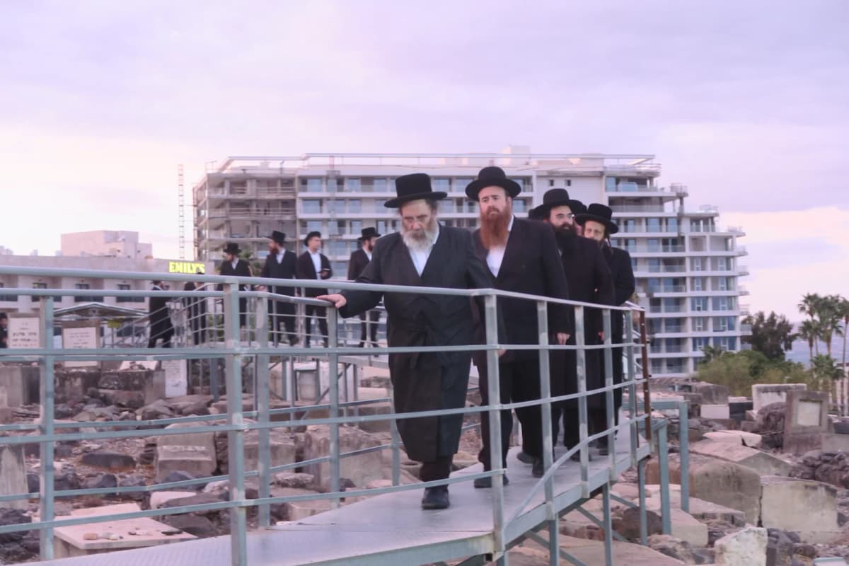טבריה; האדמו"ר מסטוטשין הגיע במיוחד מחו"ל לפקוד את ציון זקינו זי"ע