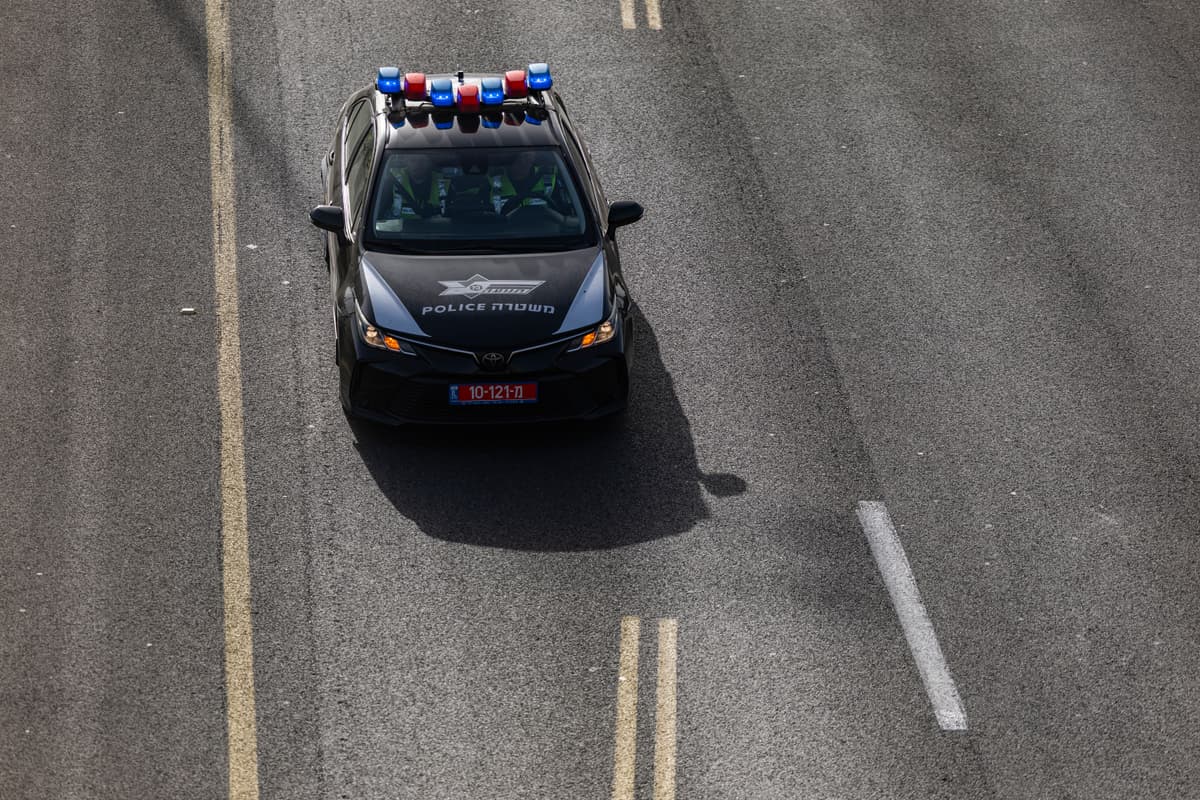 Police Hunt Armed Suspect in IDF Uniform near Kfar Qara