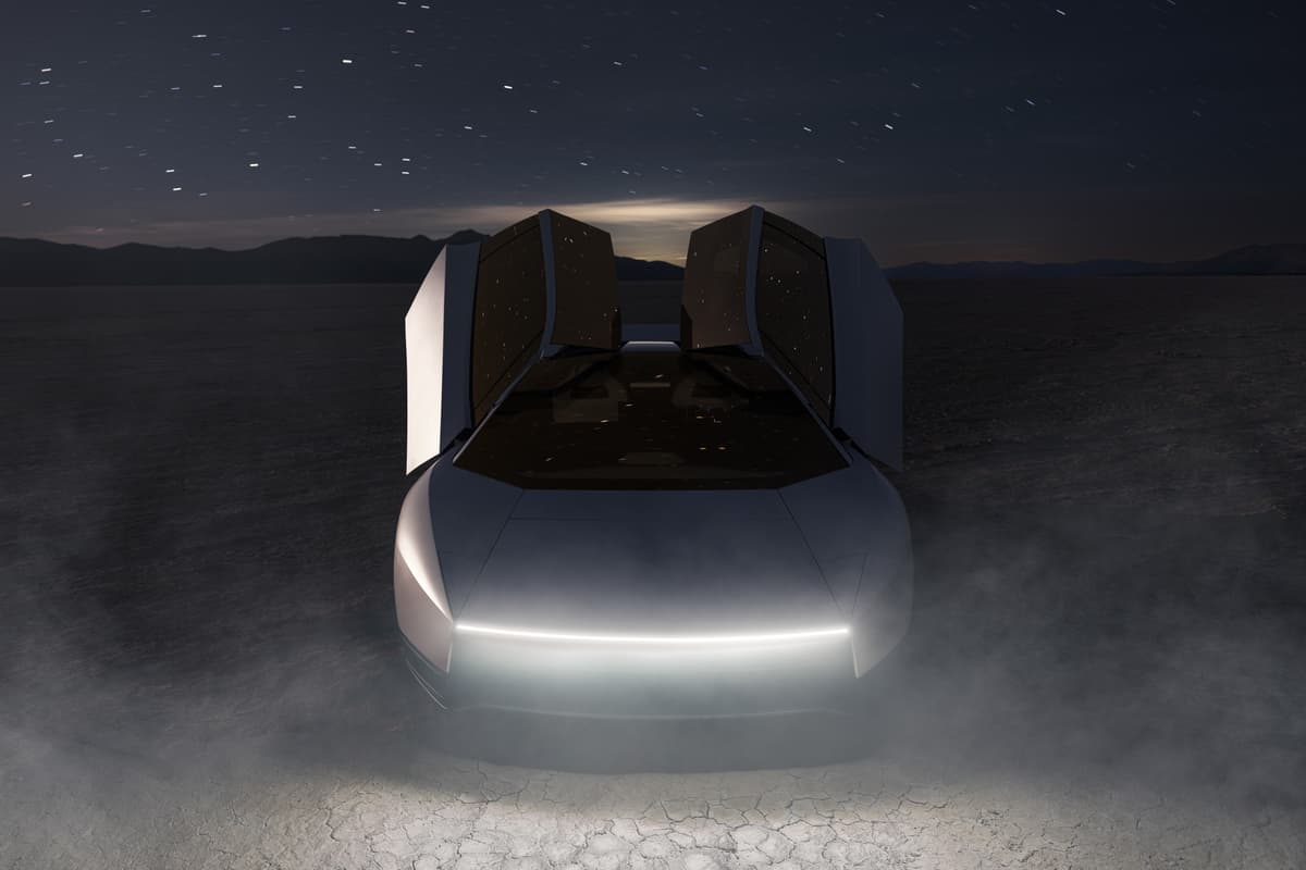 Musk Unveils Tesla Roadster That Accelerates in 0.8 Seconds and Flies