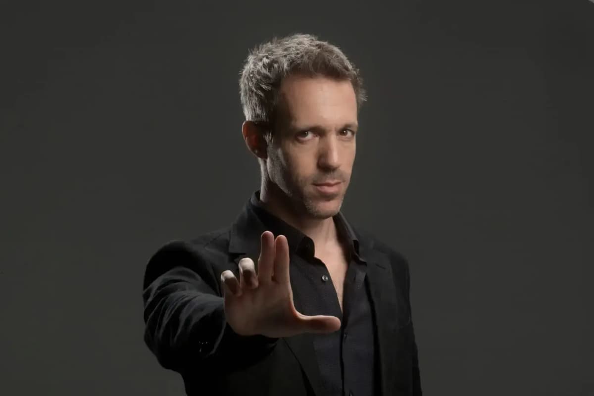 מה בדיוק קורה כשנמרוד הראל מנסה לפוצץ את הראש של הילדים