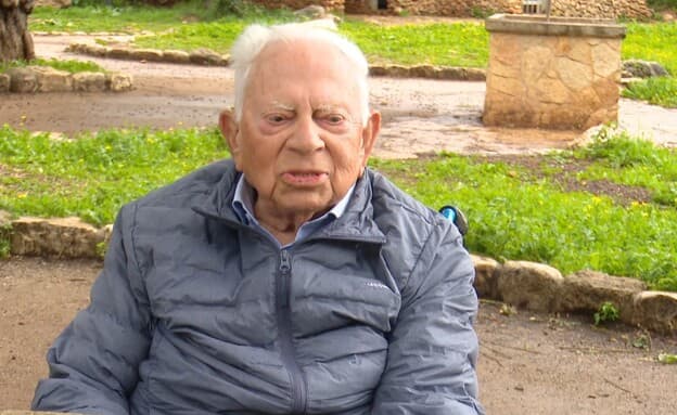 "הוא פשוט ימות: הבקשה החריגה של רשות האוכלוסין וההגירה - גרשו את המטפל הסיעודי של חתן פרס ישראל