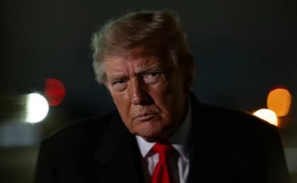 Трамп заявил, что иммиграция сокрушила Францию: "Закройте границы!"
