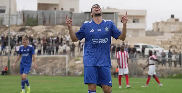 לאחר שנה ויומיים: ירין אבוקסיס חזר עם צמד