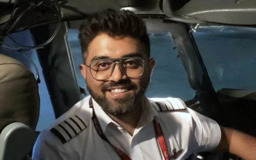 Flydubai captain recalls struggle to open cockpit door during attempted terror attack