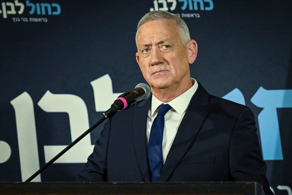 Blue and White’s Benny Gantz pulls out of race, sealing precipitous political fall