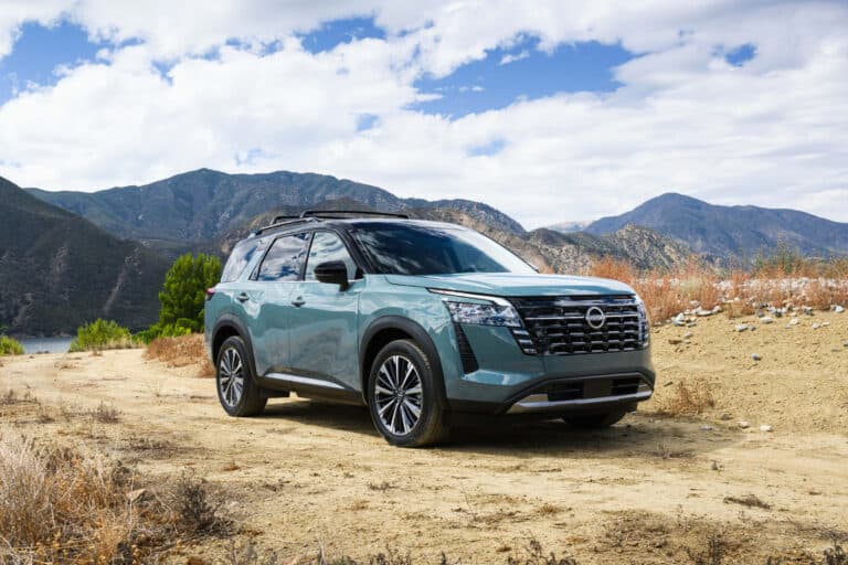 Hyundai Santa Fe Vs. Nissan Pathfinder, An Edmunds Three-row Suv Comparison