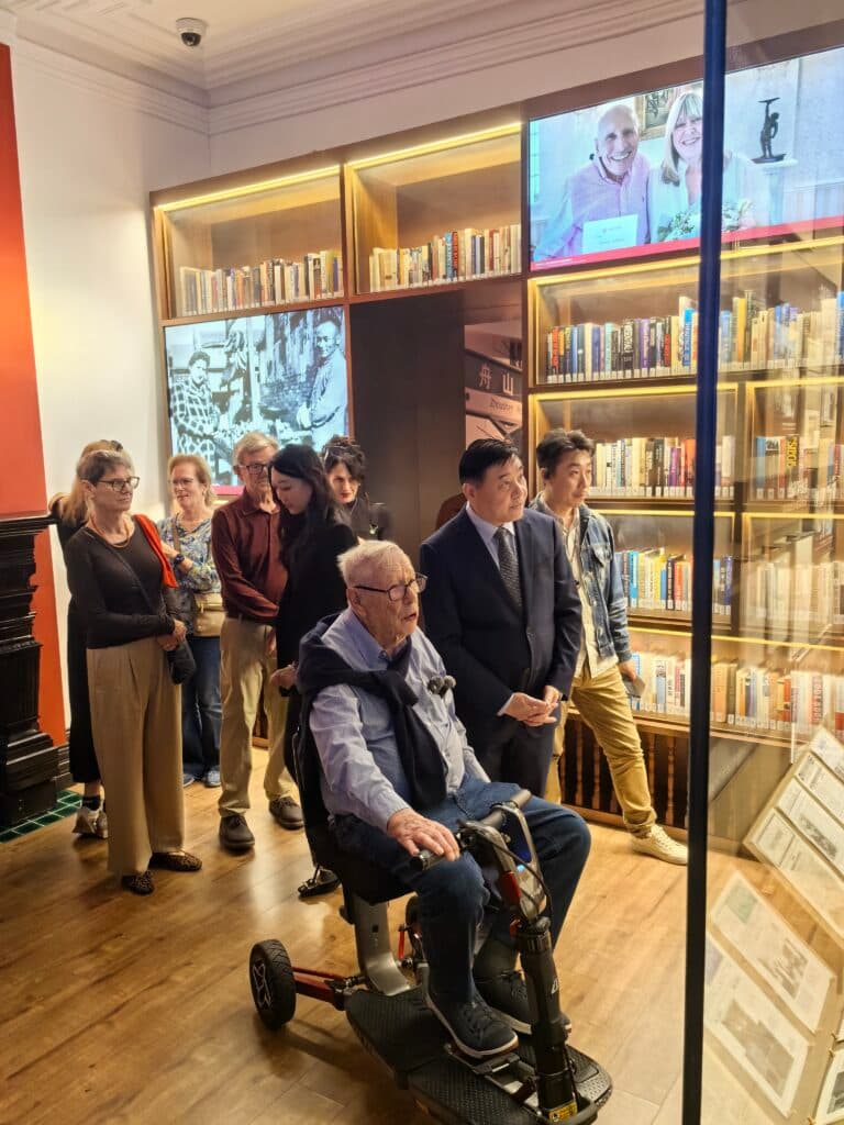 Former U.S. Treasury Secretary, 100, Returns to Shanghai Jewish Refugees Museum