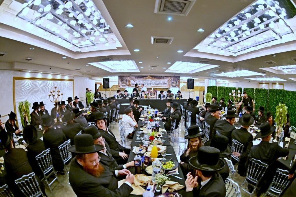 מעמד כבוד התורה: 14 אברכים הוכתרו בהצטיינות