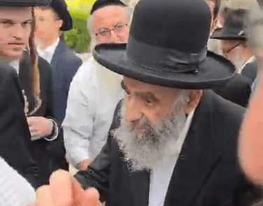 קום רבינו עובדיה: התפילה לביטול גזירת הגיוס בציון מרן