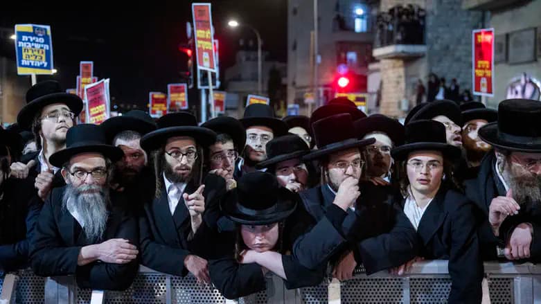 במהלך הצעדה בירושלים: חיילים חרדים הותקפו, חפצים הושלכו לעבר שוטרים