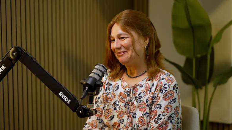 מחיפה החילונית לשליחות חב"ד ולקולנוע