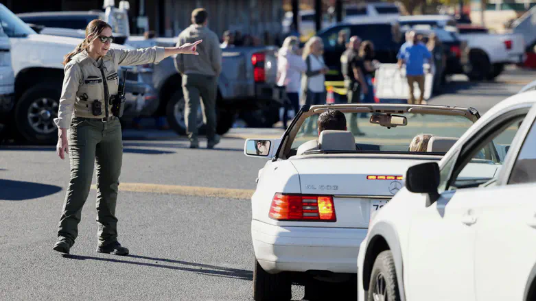 Several injured, including children, in shooting at Oregon elementary school