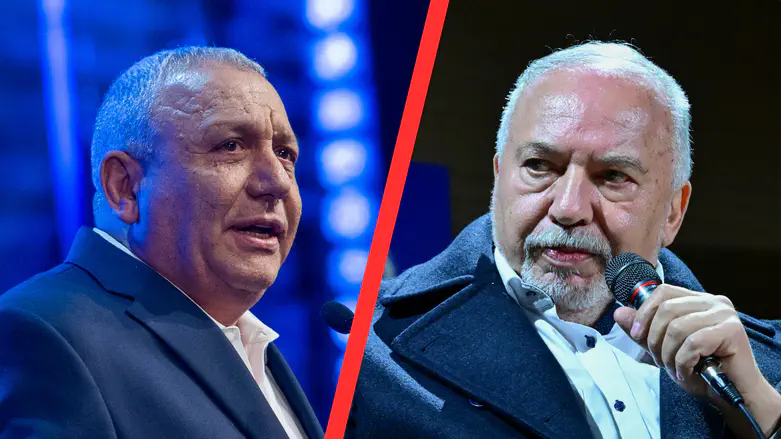 Liberman blasts Eisenkot: Benny Gantz 2, seeking to form government with Netanyahu