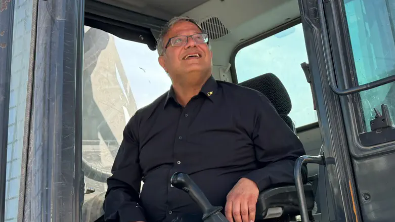 Ben Gvir defies attorney general over Negev demolitions