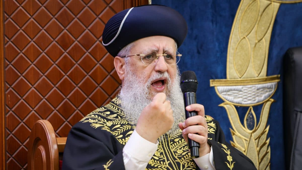 הרב הראשי בפסק נחרץ לבחירות: "זו חובה הלכתית"