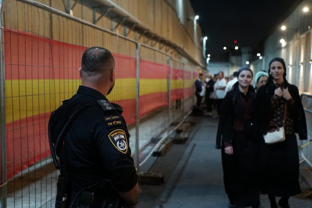 פרץ לסניף בנק ונתפס בתום מרדף רגלי: החשוד נעצר