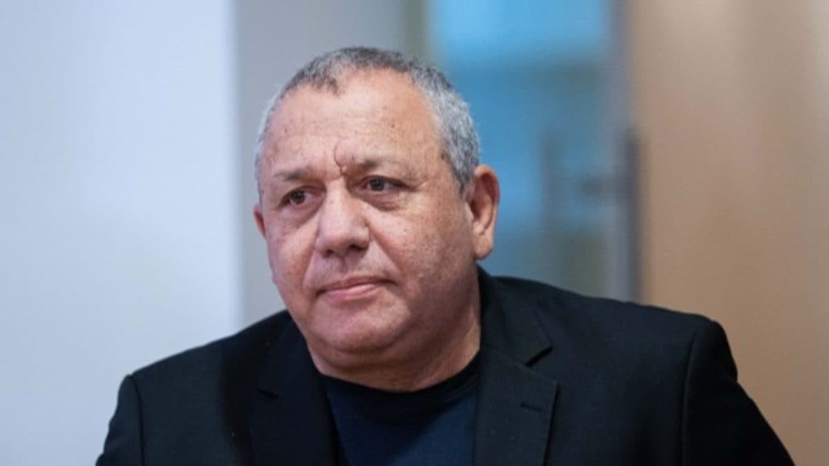 הקרב על ראשות הגוש: איזנקוט צריך להתחיל לחשוש | סקר מנדטים