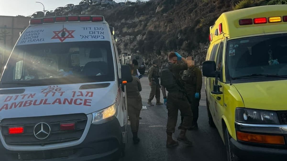 "חיילות, בואו לאמבולנס, הוא ממוגן ירי": צפו בתיעוד הדרמטי מרגעי הפיגוע