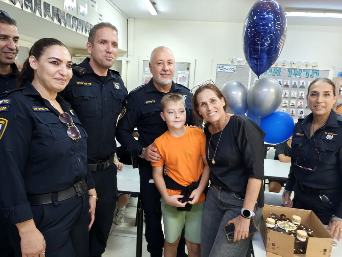 מקסים בן 10: שוטרי מרחב אילת הגיעו לחגוג איתו