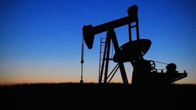 Впервые за 2 месяца - цены на нефть подбираются к пугающей цифре