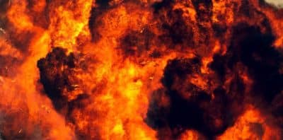 РФ ударила дронами по многоэтажке в Одессе, вспыхнул пожар — ВИДЕО