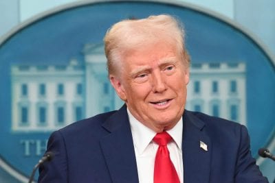 Трамп попал в скандал из-за своей социальной сети