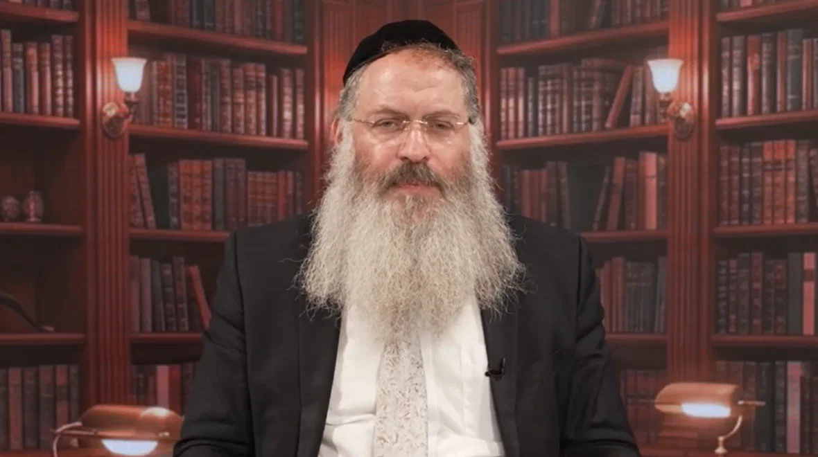 דיני החיוב באכילת פת ובשר ושתיית יין בחול המועד • צפו