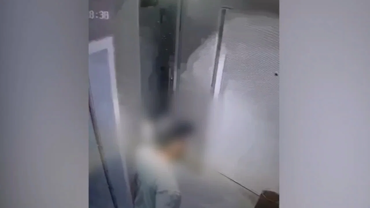 במבצע נרחב בתל אביב: חשודים נעצרו בפריצות - אחד נתפס עם מזוודה מלאה | צפו