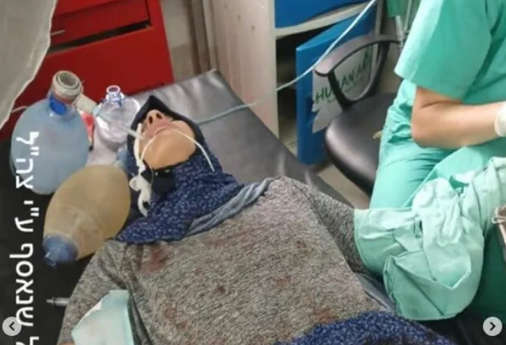 "תודה לבורא עולם על נס אמיתי": התיעוד הדרמטי מהגיהנום העזתי - אמילי דמארי בחדר הניתוח ב'שיפא'