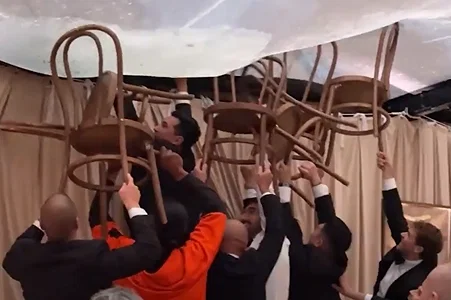 מבצע חתונה: גג האולם עמד לקרוס - האורחים נרתמו לעזרה | צפו