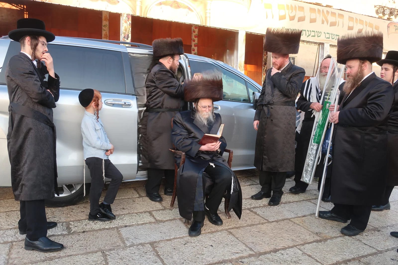 מהתפילה ברחבת ה'כותל' ועד נעילת החג; ימי ההוד בחצה"ק ערלוי