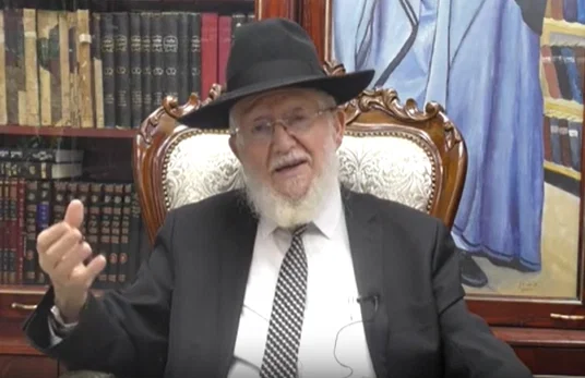 "לא נשכח את הנס" | ראש הישיבה הגר"צ מאזוז קרא 'מזמור לתודה' בשיעורו • צפו