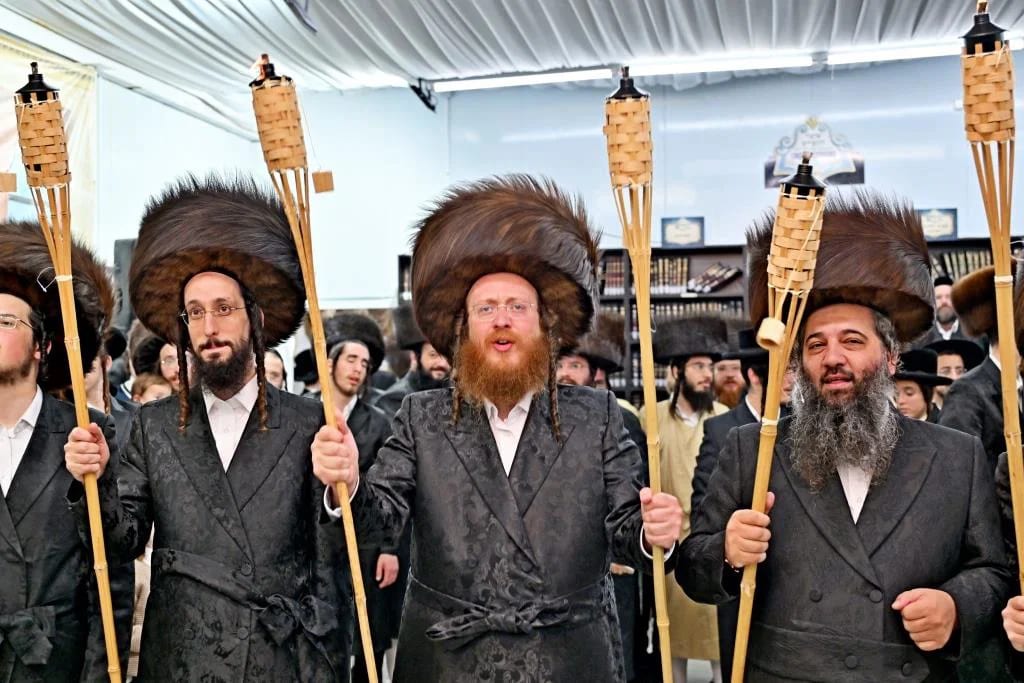 מבחירת האתרוג ועד אבות ובנים; סוכות בחצה"ק ספינקא בית שמש