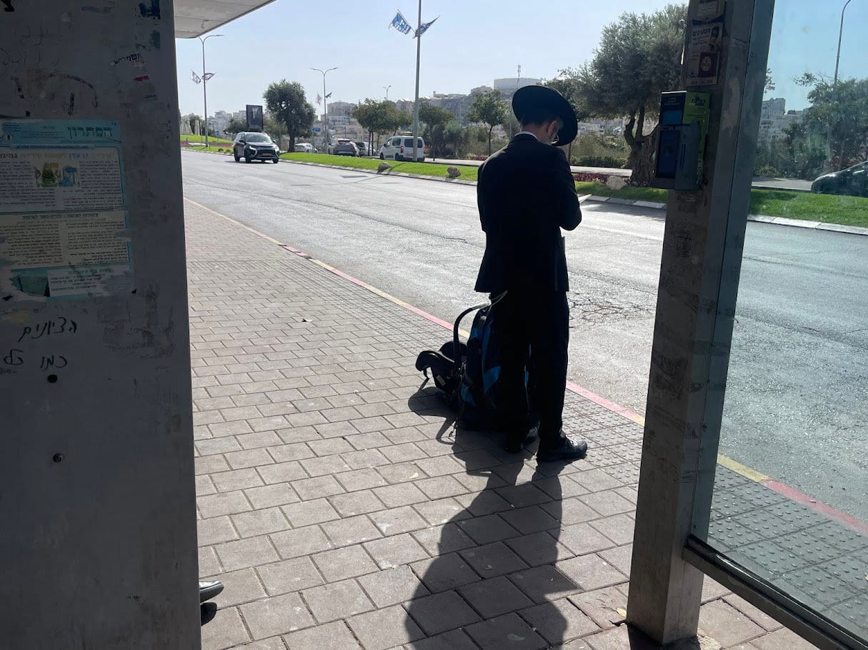 חשיפה: זה השחקן שמשחק בסרטון ההסברה שהכינו לבחורי הישיבות