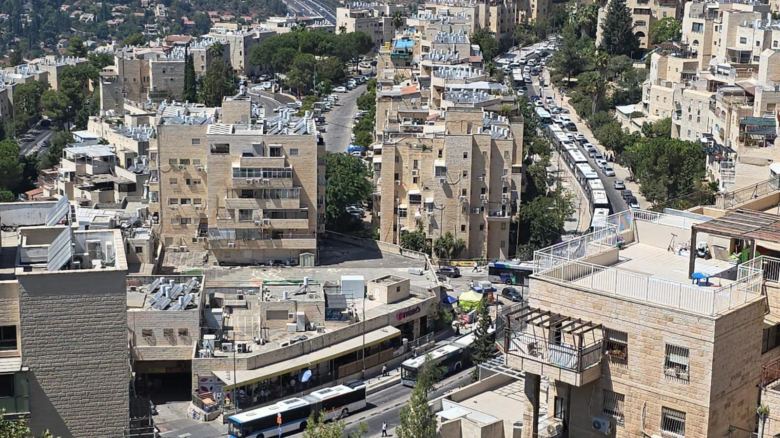"די לסיוט": אלף תושבי הר נוף חתמו על עצומה | העיריה: "חכו עוד שנה"