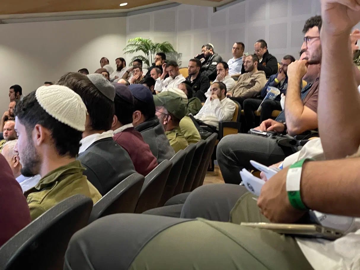 תגיד לי, לקחת משהו?": אשר תוקף חרדים מודרניי