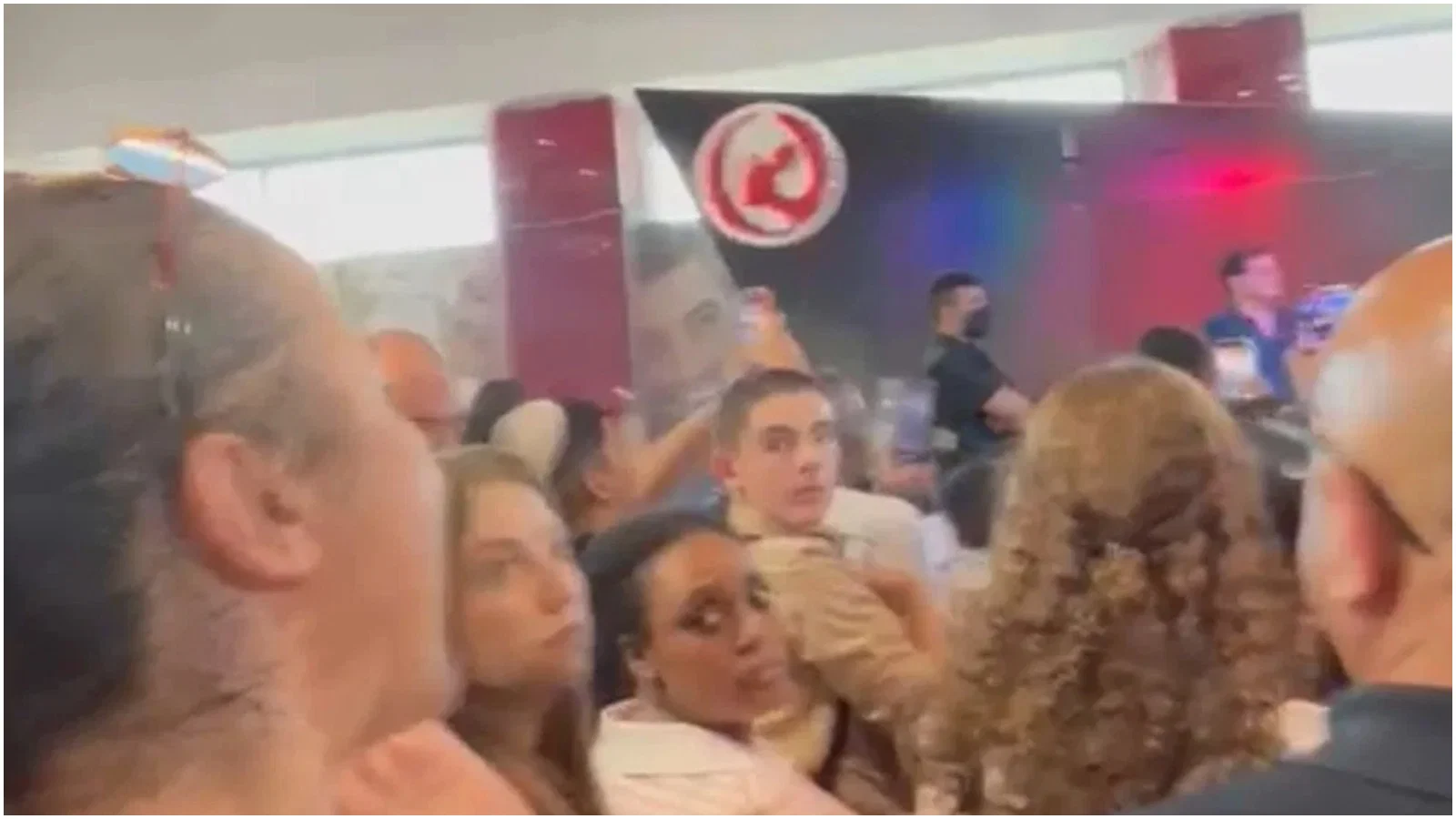האם השכולה קיללה את נתניהו בקניון ותקפה קשות: "רצחת לי הילד"