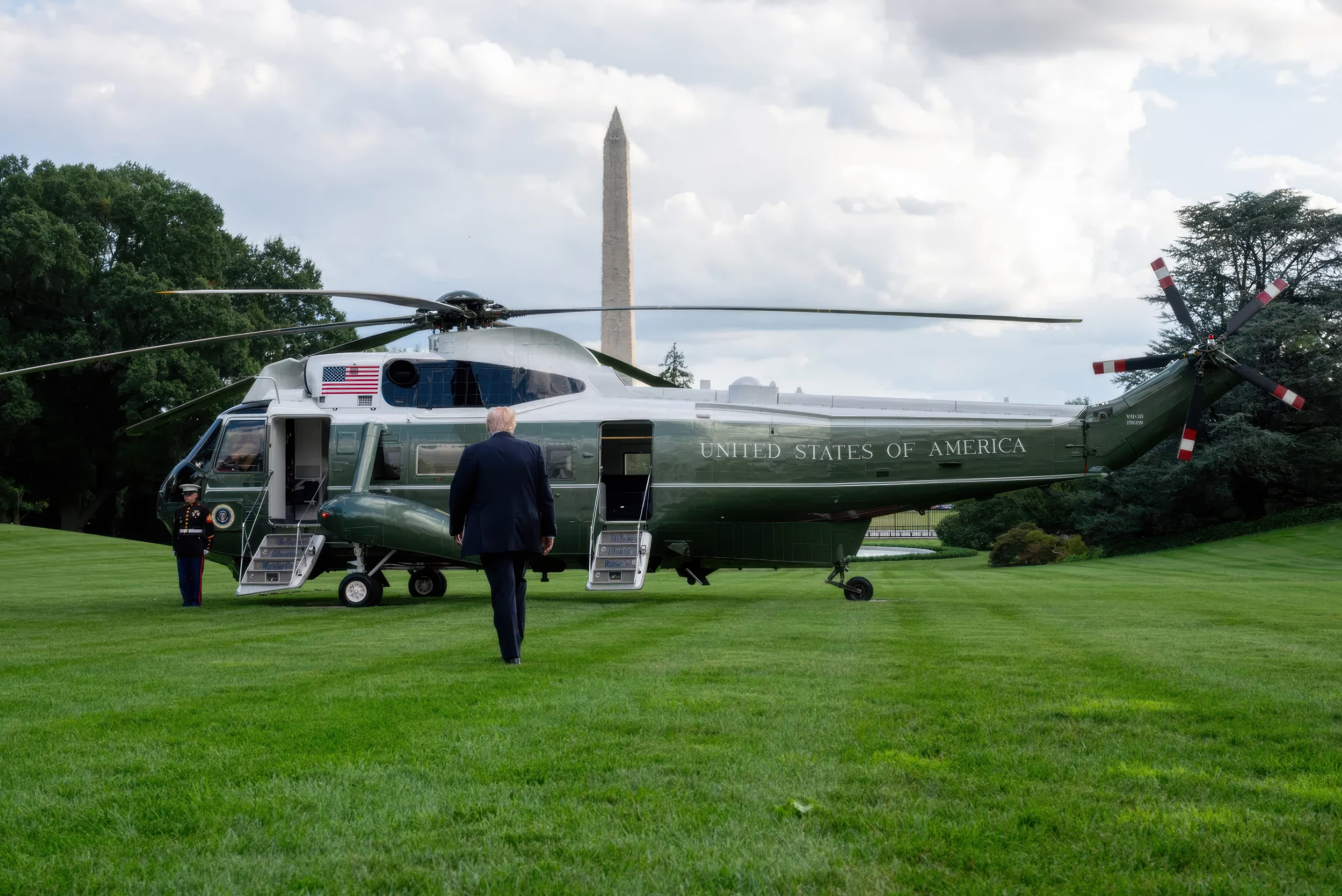 Reagan National Airport Incident: Air Traffic Control Monitored Trump Helicopter Near Passenger Aircraft