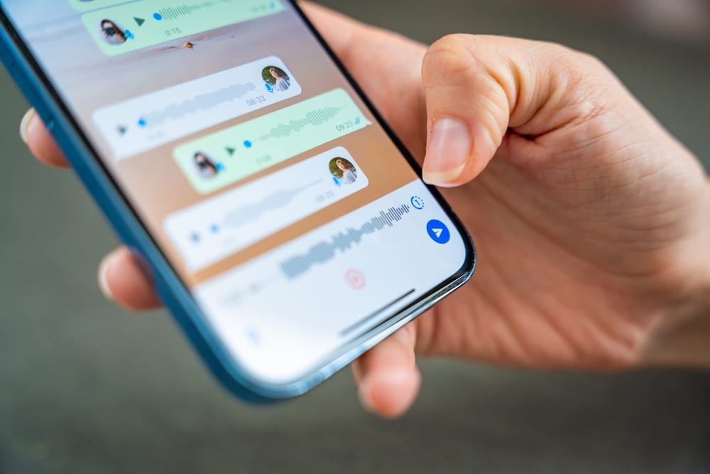 WhatsApp Users Warned of Group Invite Attack That Can Lock Accounts