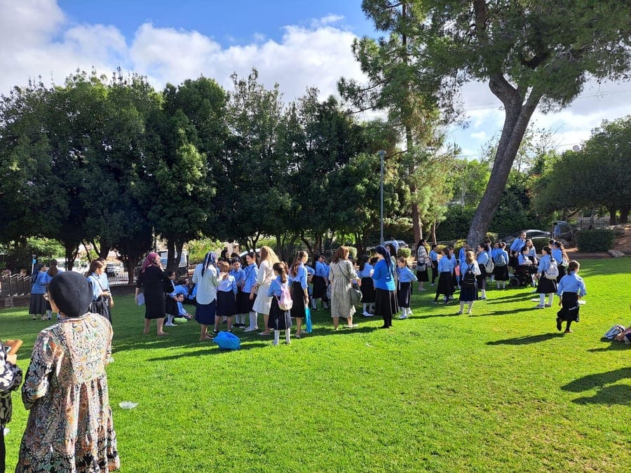 Haredi Girls Outperform State Schools in International Reading Tests