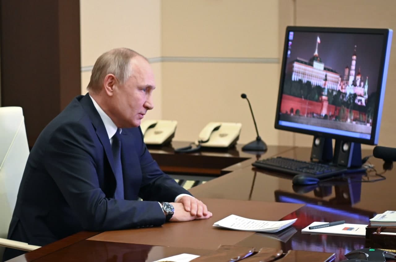CIA Chief Warns Russia in Secret Moscow Trip