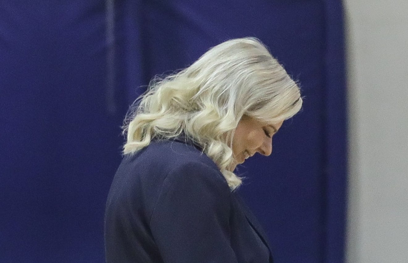 Freedom of Information Group Petitions Court Over Sara Netanyahu's Wartime Washington Trip